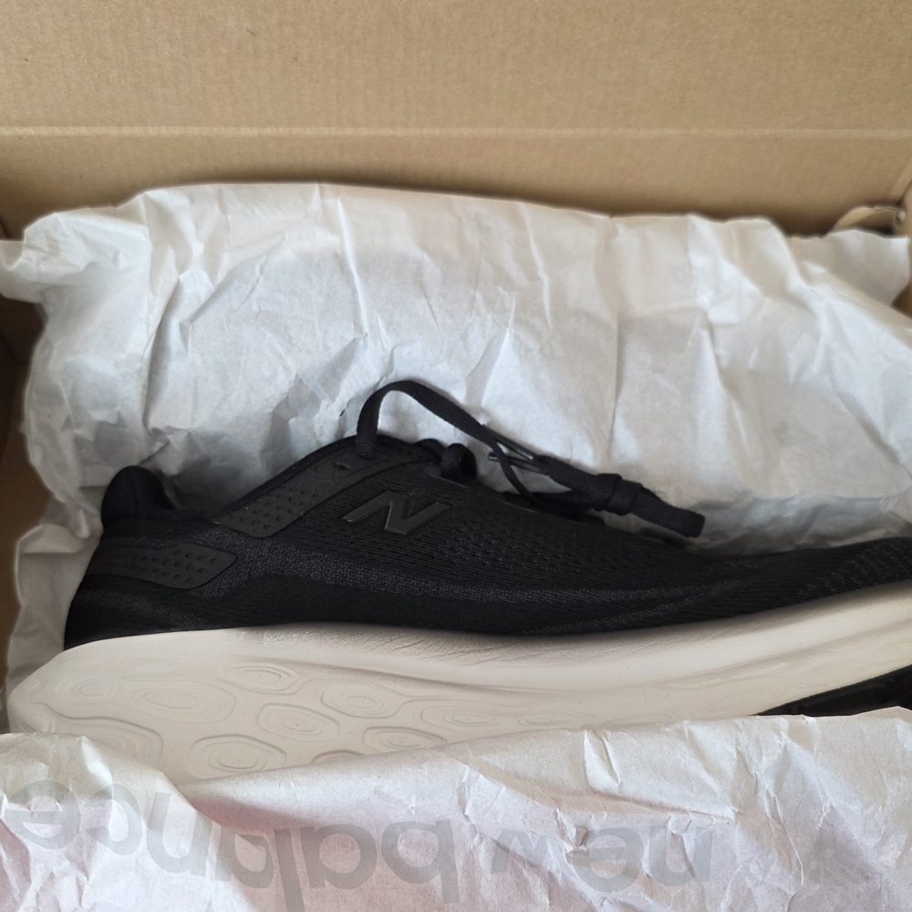 New Balance 1080 v13 Black/White Mens 7.5 D /equivalent to a Women's 9 2E - Picture 9 of 10
